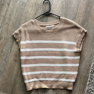 Moon & Madison Tan and White Knit Sweater